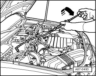 Detecting leaks in refrigerant circuit using leak detecting system -VAS 6196- or leak detecting system -VAS 6201- or a later model