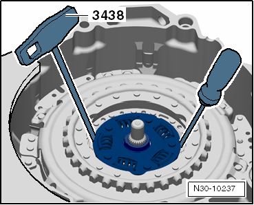 Removing dual clutch