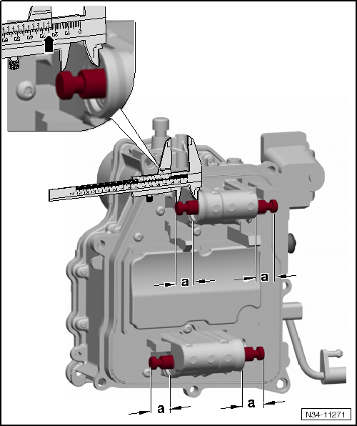 Removing and installing mechatronic unit for dual clutch gearbox -J743