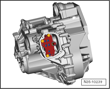 Moving mechatronic unit for dual clutch gearbox -J743- into removal position by hand