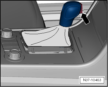 Removing and installing selector lever handle, Golf 2013 ►, Golf Estate 2014 ►, Passat 2015 ►, Passat Estate 2015 ►
