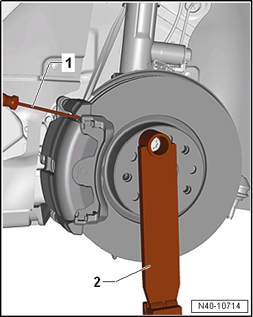 Removing and installing suspension strut