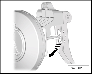 Connecting brake pedal to brake servo